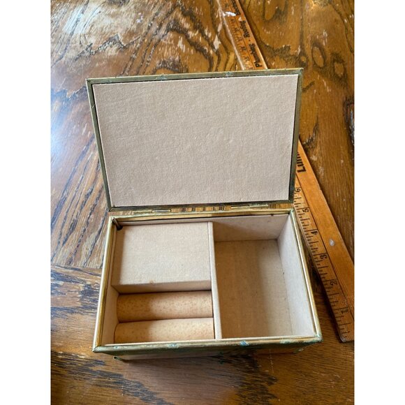 Vintage Mirrored Beveled Jewelry & Music Box With Gold Trim Plays "Love Story" R - Picture 8 of 10